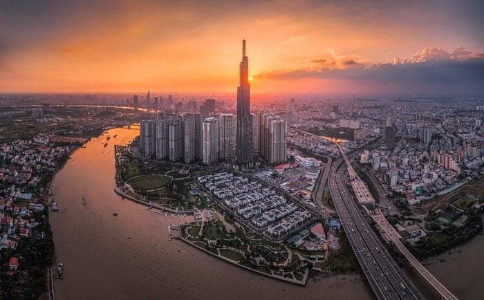 TRẢI NGHIỆM TÀU METRO, XE BUÝT SÔNG, LANDMARK 81 right-2